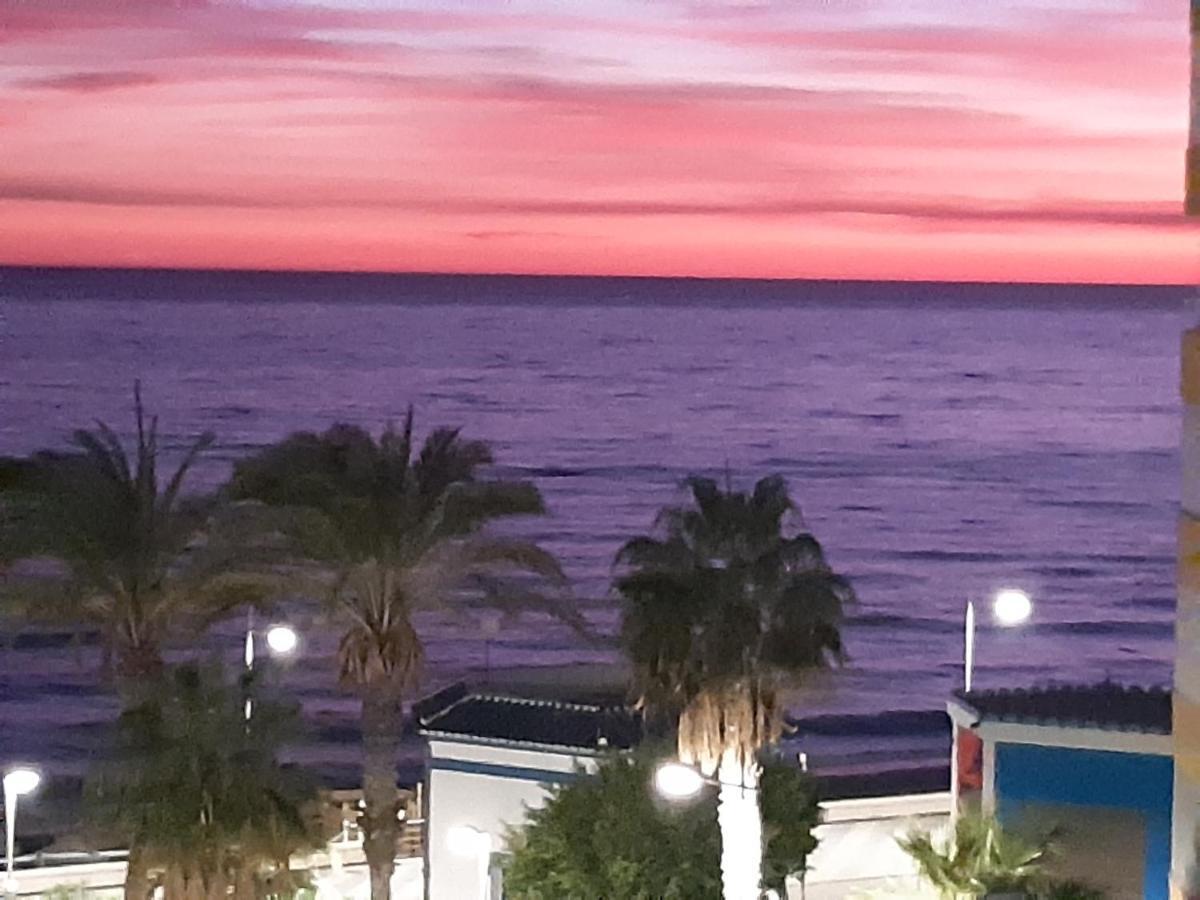Torrox, Superbe Et Sur La Plage! المظهر الخارجي الصورة